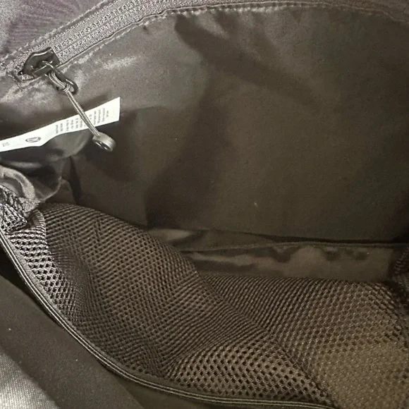 Lululemon Quilted Tote Bag - Picture 8 of 11